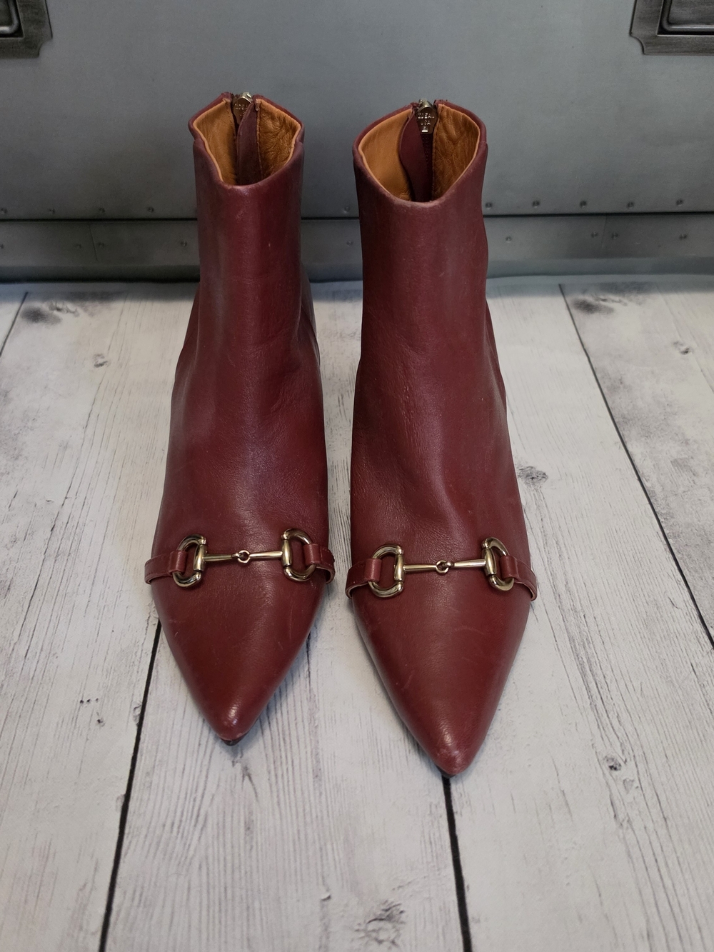 Saint Ashley Rust/Burgundy Leather Gold Horsebit Décor Back Size 7